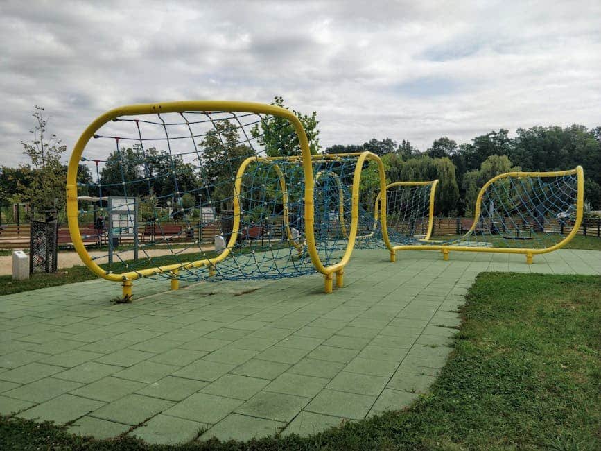 vaikų žaidimų aikštelės - nuotrauka: MrGajowy3 Teodor